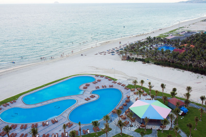 Golden Peak Resort & Spa Mieu Ong Bagian luar foto