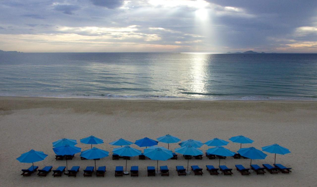 Golden Peak Resort & Spa Mieu Ong Bagian luar foto
