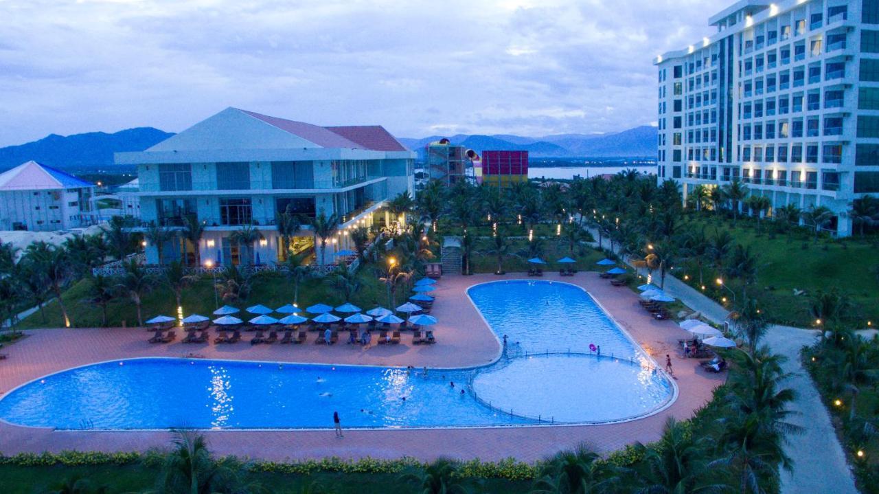 Golden Peak Resort & Spa Mieu Ong Bagian luar foto