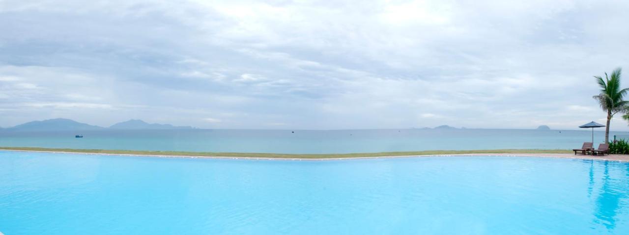 Golden Peak Resort & Spa Mieu Ong Bagian luar foto