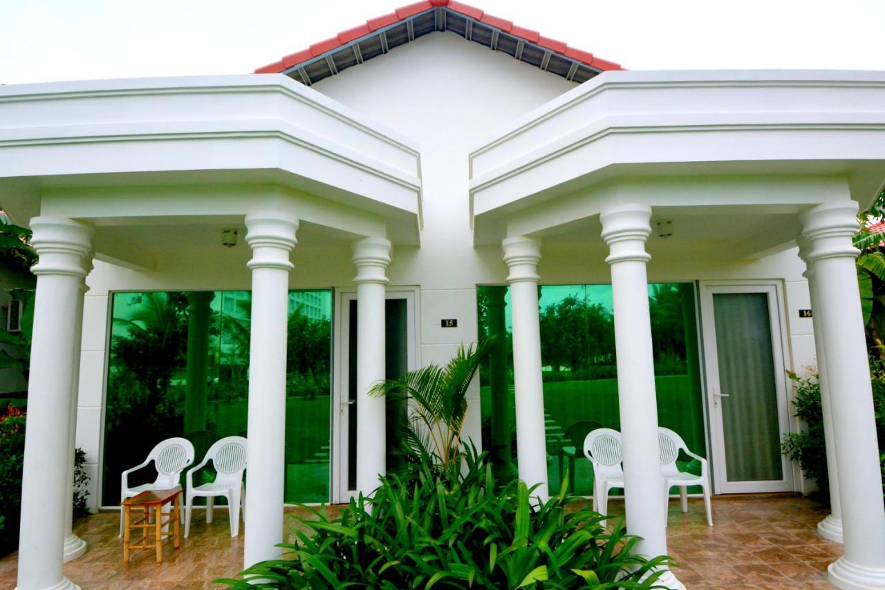 Golden Peak Resort & Spa Mieu Ong Bagian luar foto